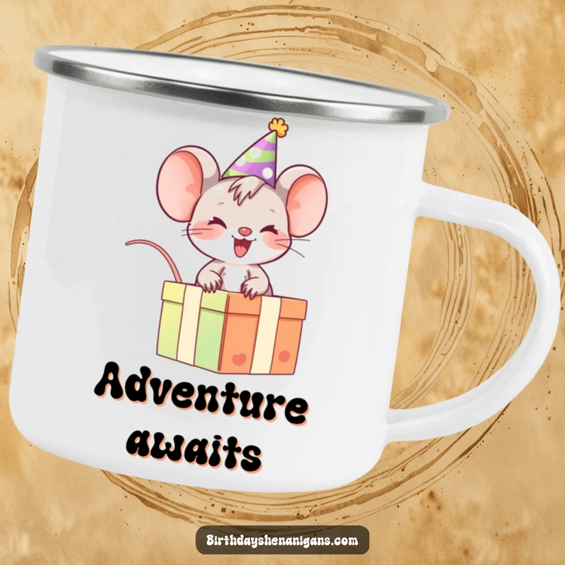 Funny Mouse Camping Mug: Giggling character on gift box, durable and cheerful for outdoor adventures.